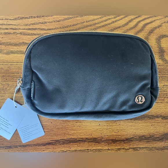 Lululemon belt bag - Picture 3 of 4